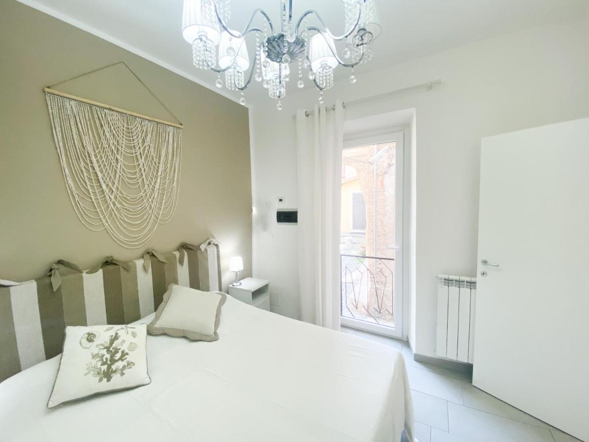 Luminoso Appartamento Sul Lago - Lake Court أنغويلارا سابازيا المظهر الخارجي الصورة