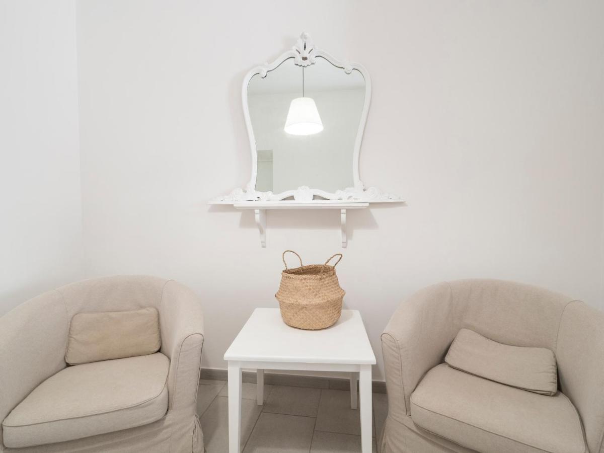 Luminoso Appartamento Sul Lago - Lake Court أنغويلارا سابازيا المظهر الخارجي الصورة