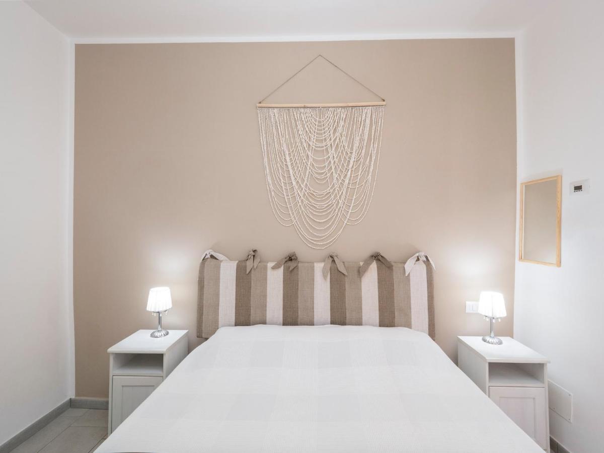 Luminoso Appartamento Sul Lago - Lake Court أنغويلارا سابازيا المظهر الخارجي الصورة